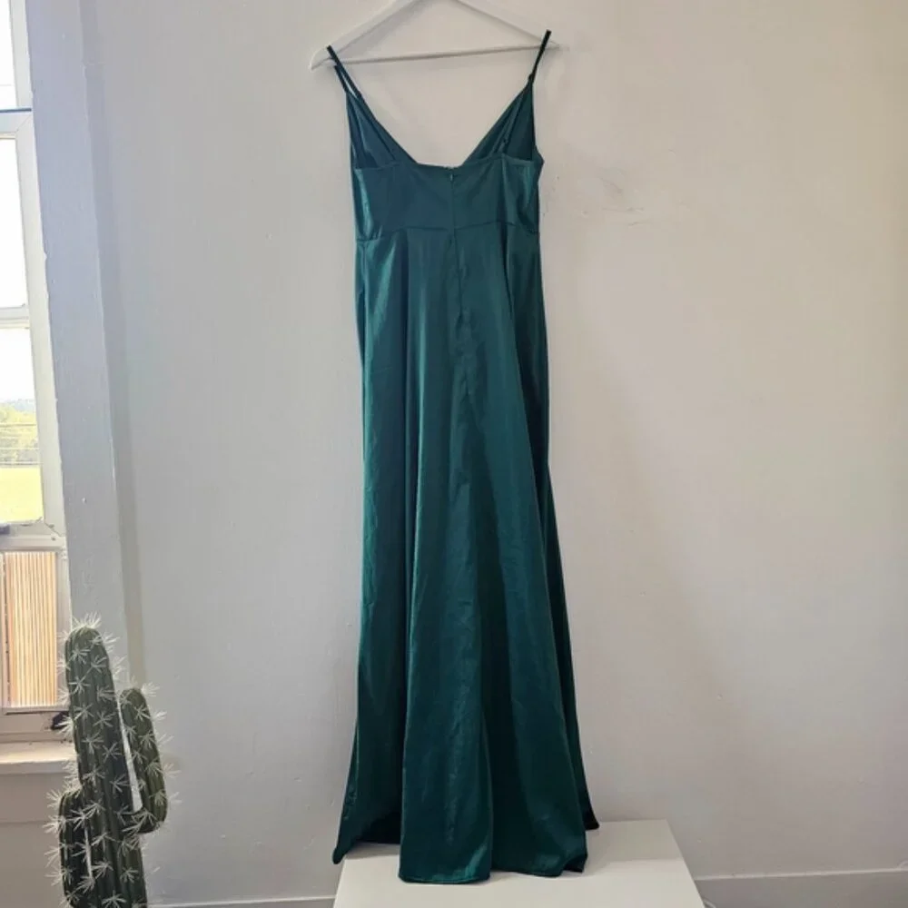 Elegant Green Adjustable Strap Maxi Dress - Picture 8 of 9
